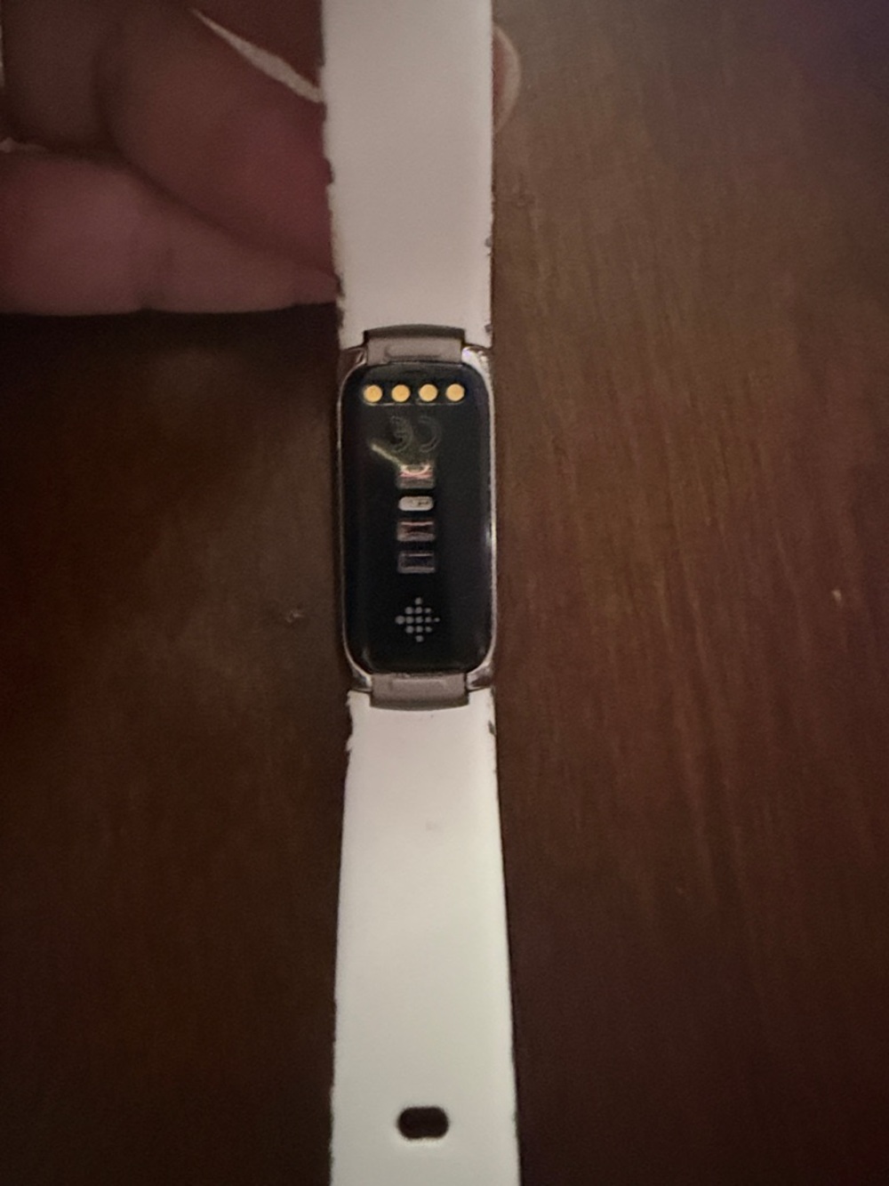 Fitbit Luxe fitness tracker watch - Picture 4 of 4